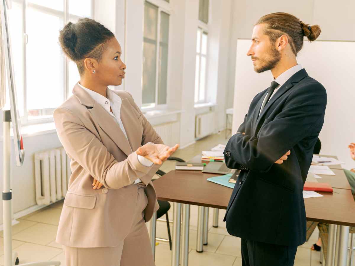 10 Communication “Tells” of Being Around Toxic People